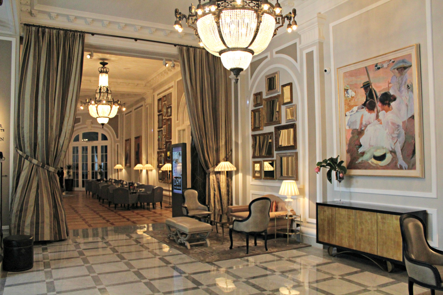 Maria Cristina Lobby