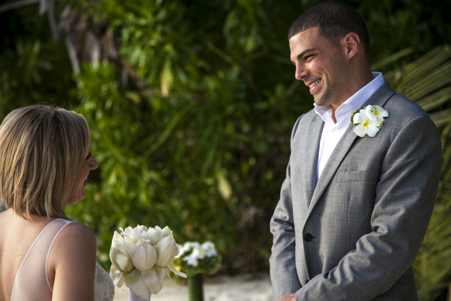 First Look for Seychelles Elopement